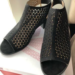 Payless Shoe Source Black Sandals size 11